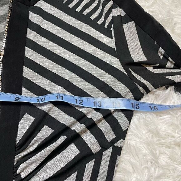 Joseph Ribkoff Long Sleeve Zip Up Shirt Abstract Size 2 Stretch Top Blouse - Picture 5 of 8